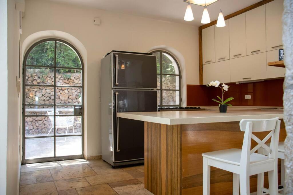 Cozy Heritage Home Jerusalem Exterior photo